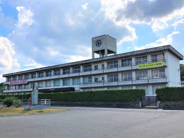 中学校　日枝中学校（中学校）まで800m