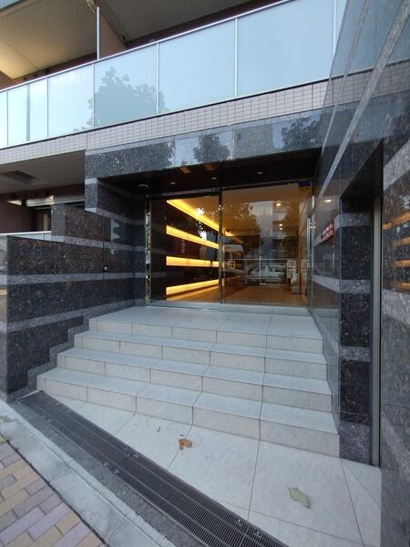 エントランス　建物の内部です