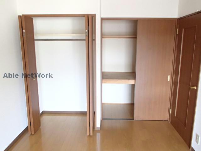 収納　※同物件別部屋の写真です。