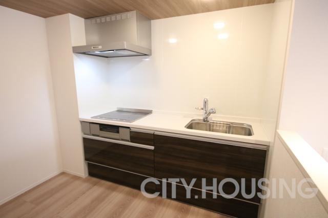 キッチン　※同タイプ部屋の写真です。