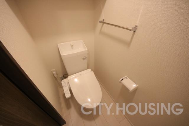 トイレ　※同タイプ部屋の写真です。