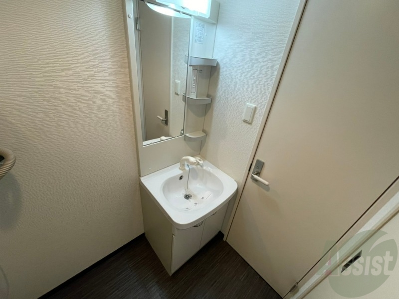 洗面設備　洗面台はこちら。身支度はここでばっちりですね。