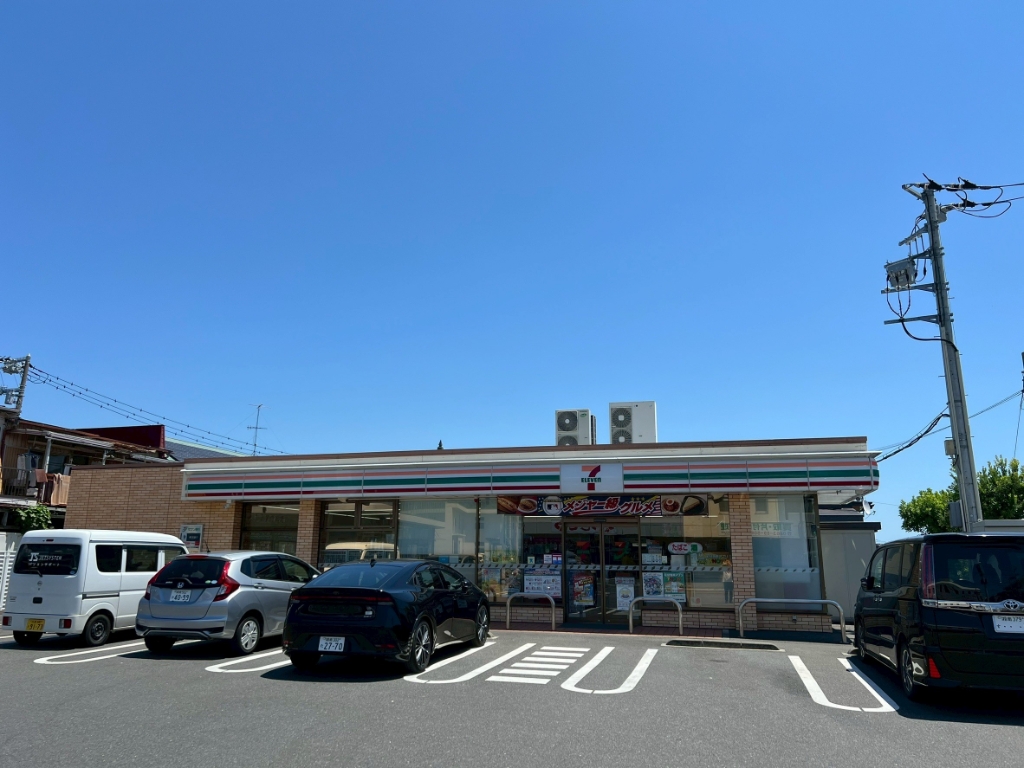 コンビニ　セブンイレブン 秦野鶴巻南2丁目店（コンビニ）まで124m