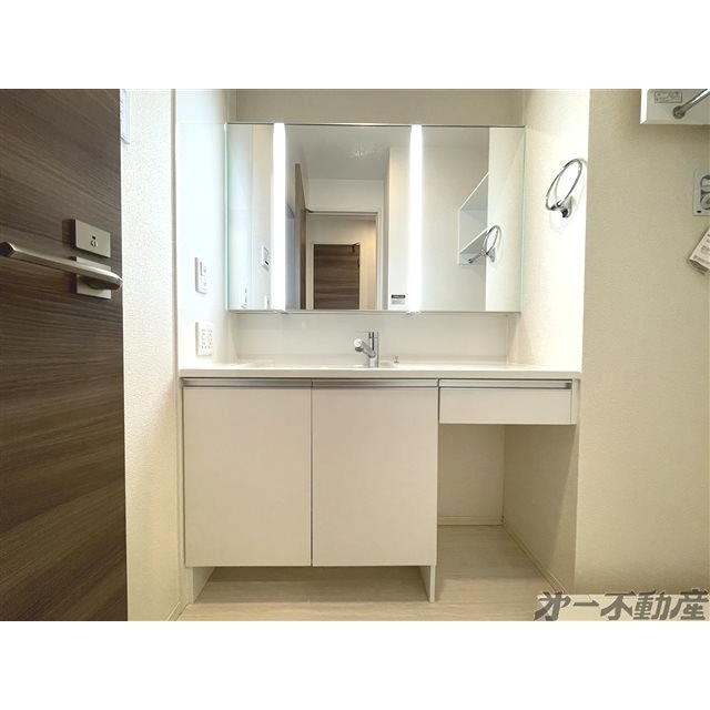 洗面設備　洗面化粧台