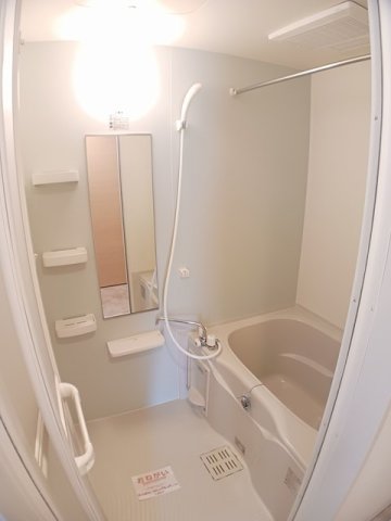 バス・シャワールーム　ゆったり過ごせるお風呂です