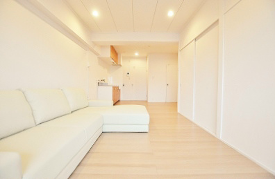 居室・リビング　モデルルーム使用中