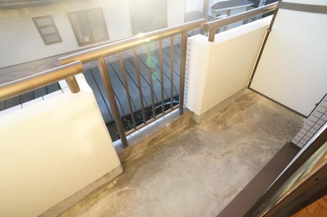 バルコニー　バルコニー付！お天気のいい日は洗濯物も気持ちよく干せますね！