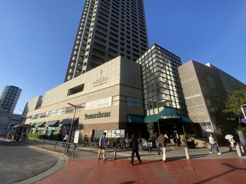 スーパー　クイーンズ伊勢丹石神井公園店（スーパー）まで247m