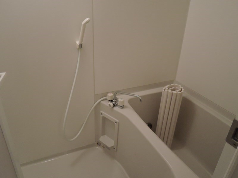 バス・シャワールーム　追い炊き機能付きで快適♪