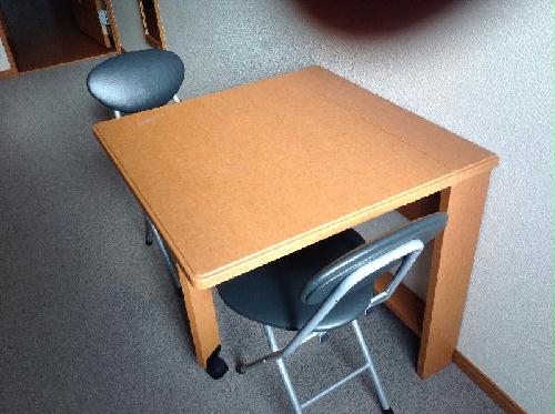 バルコニー　テーブル