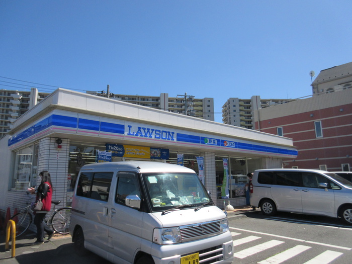 コンビニ　ローソン長津田みなみ台店（コンビニ）まで113m