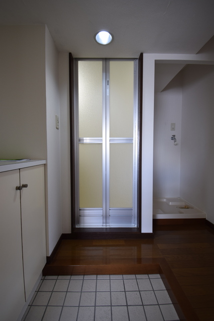 玄関　玄関から見た室内です★