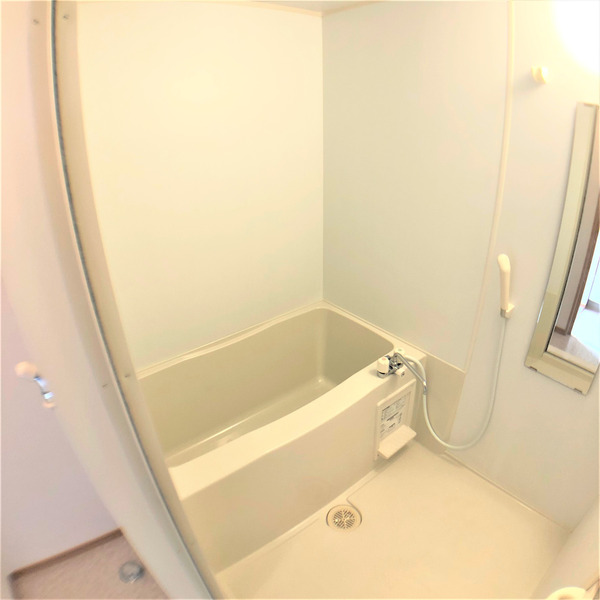 バス・シャワールーム　ゆったり過ごせるお風呂です