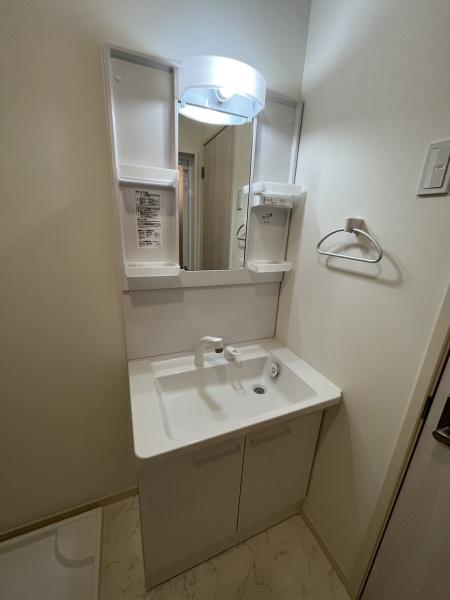 洗面設備　便利なシャンプードレッサー付き