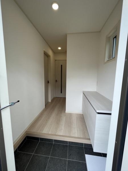 玄関　広々した玄関ホール