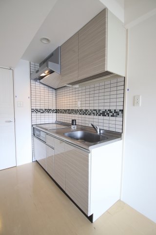 キッチン　コンパクトなキッチンで掃除もラクラク