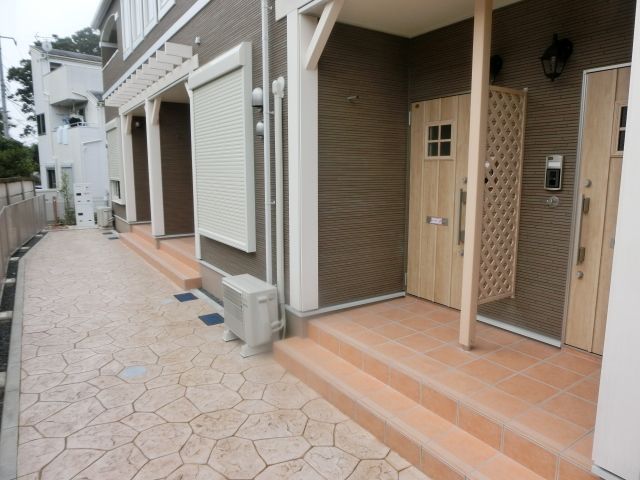 エントランス　綺麗で広いエントランス