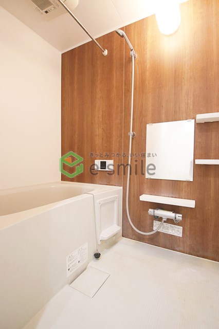 バス・シャワールーム　落ち着いた空間のお風呂です