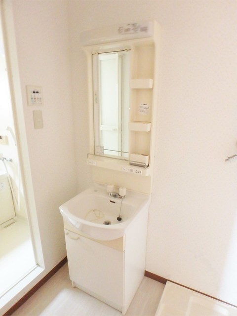 洗面設備　別部屋参考写真です