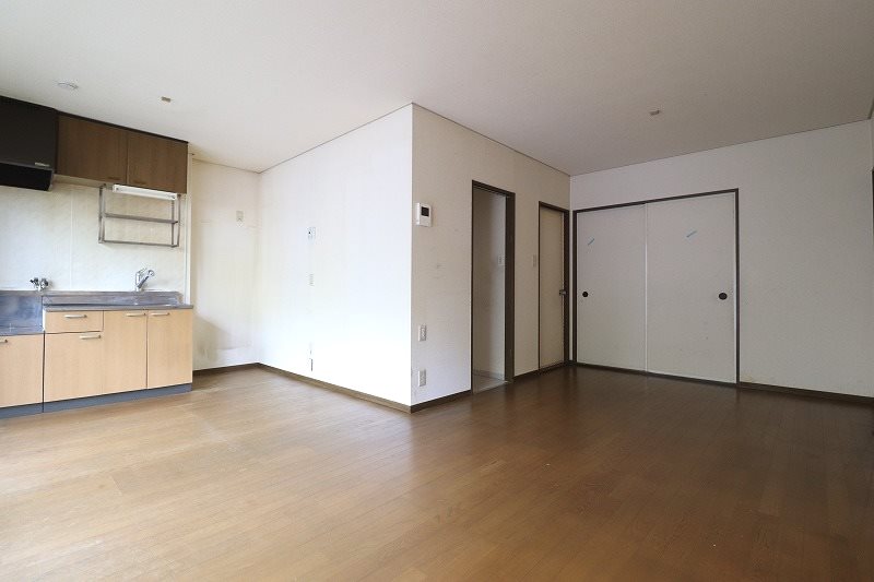 居室・リビング　内装前の写真使用