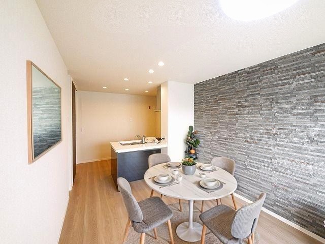 居室・リビング　CGで家具等を配置したもので家具等は含まれません