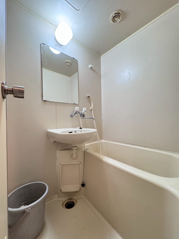 バス・シャワールーム　※別部屋参考写真