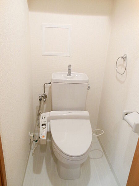 トイレ　※別部屋の参考写真です。