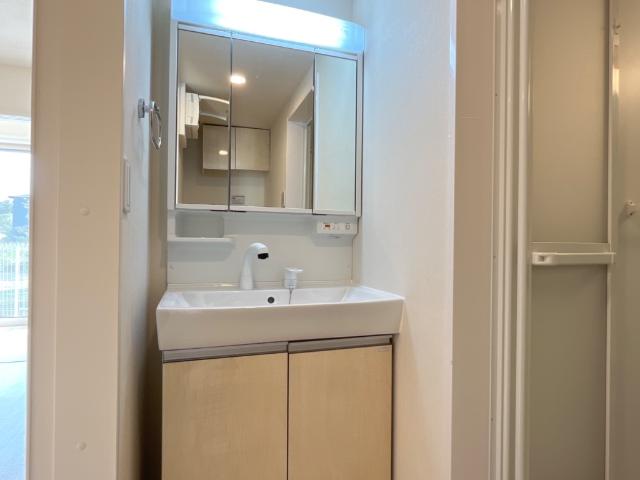 洗面設備　洗髪洗面化粧台