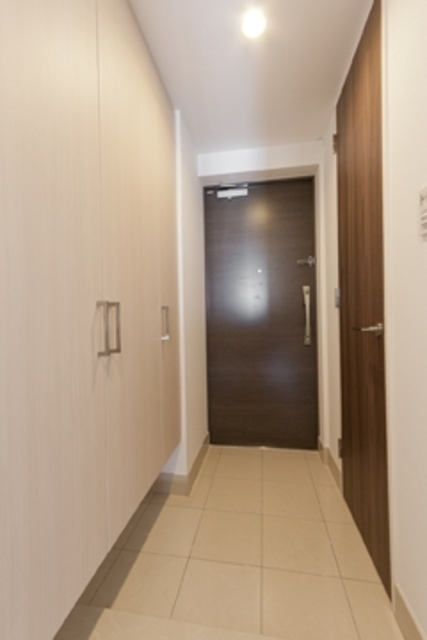 玄関　※写真は同タイプ住戸です。