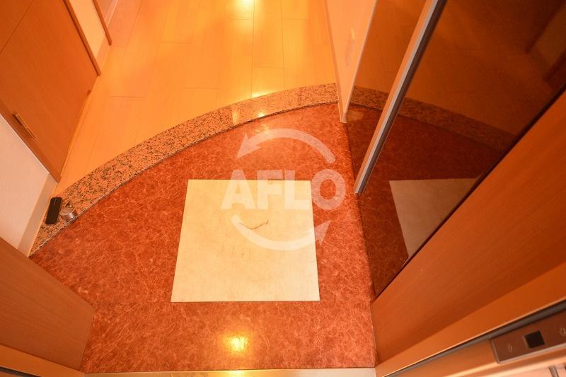 玄関　レインボーコート谷町五　シューズBOX