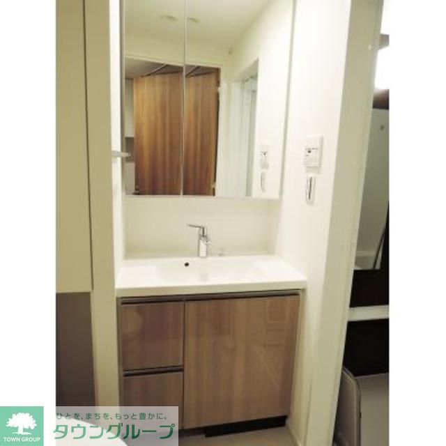 洗面設備　※写真は同タイプ住戸です。