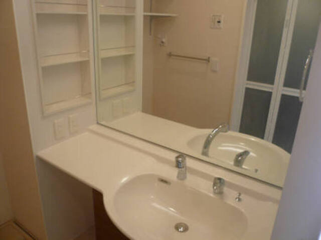 洗面設備　I号棟１０２　洗髪洗面化粧台