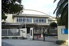 中学校　豊中市立第四中学校（中学校）まで796m