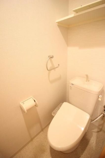 トイレ　（別タイプ参考写真）ルネッサ王子　北区王子2