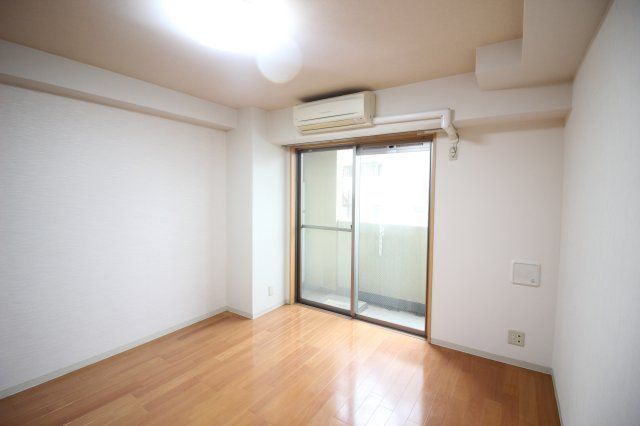 居室・リビング　（別タイプ参考写真）ルネッサ王子　北区王子2