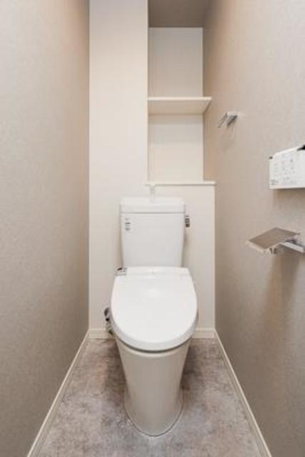 トイレ　※写真は同タイプ住戸です。