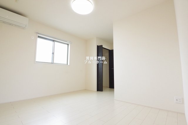 その他　採光用の小窓がございます！