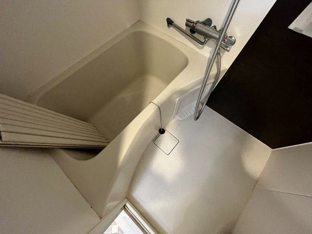 バス・シャワールーム　コンパクトで使いやすいお風呂です