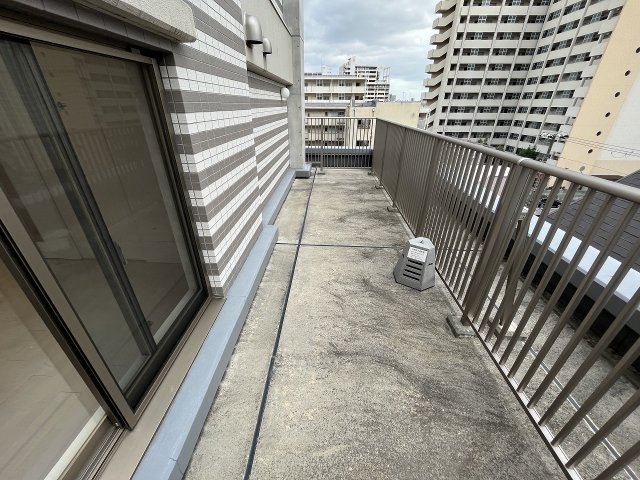 バルコニー　陽当たり良好なバルコニーです