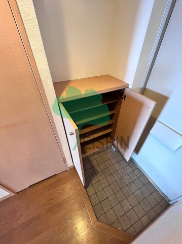 玄関　下駄箱もしっかりついてます！