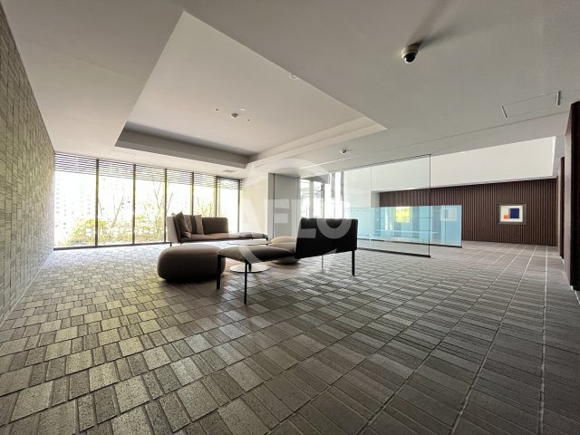 ロビー　コンフォリア江坂　ロビー