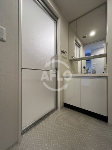 洗面設備　コンフォリア江坂　洗面台