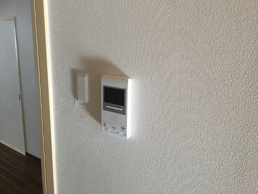 セキュリティ　安心のモニター付きインターホン☆