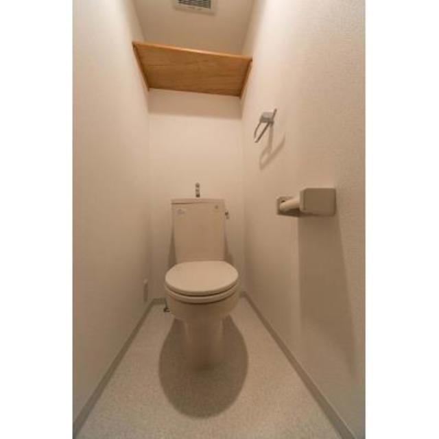 トイレ　※写真は同タイプ住戸です。