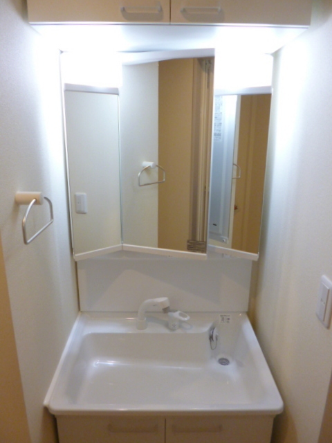 洗面設備　★温水シャワー付洗面化粧台★