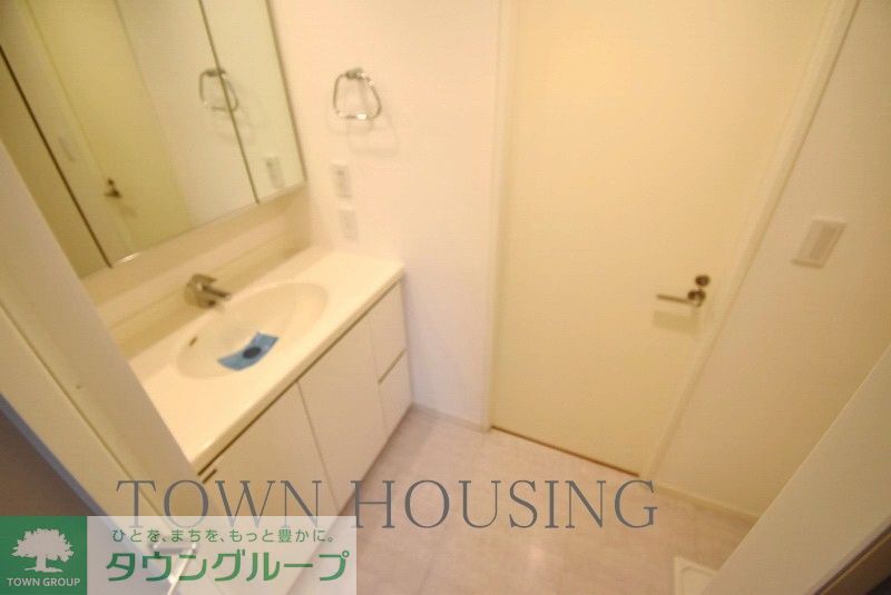 洗面設備　別部屋写真参照