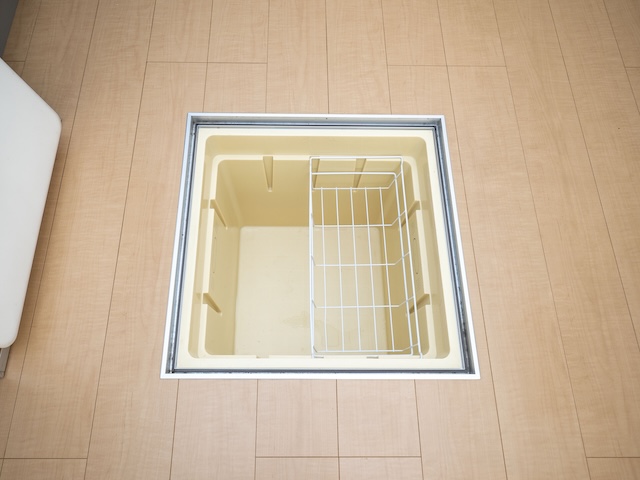 収納　キッチン床下収納