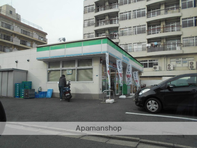 コンビニ　ファミリーマート（コンビニ）まで86m