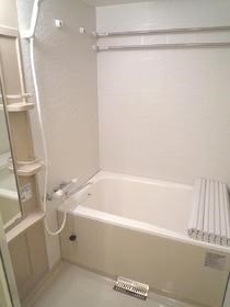 バス・シャワールーム　同物件の別のお部屋の写真です。