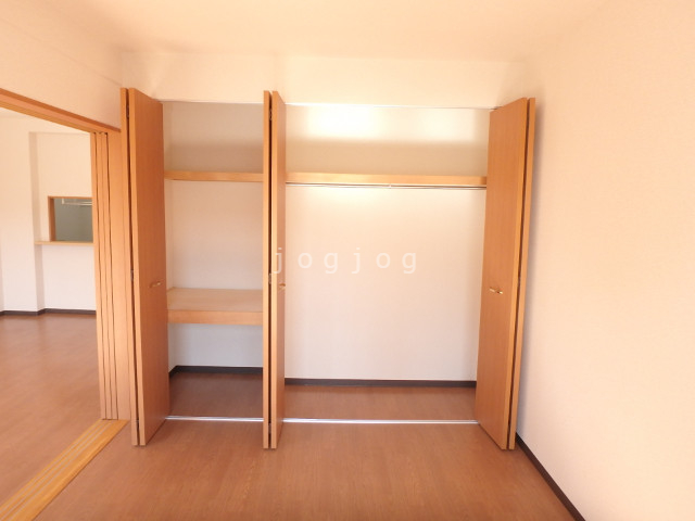 収納　洋室１（クローゼット）